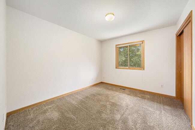 Building Photo - 2913 Ninebark Dr