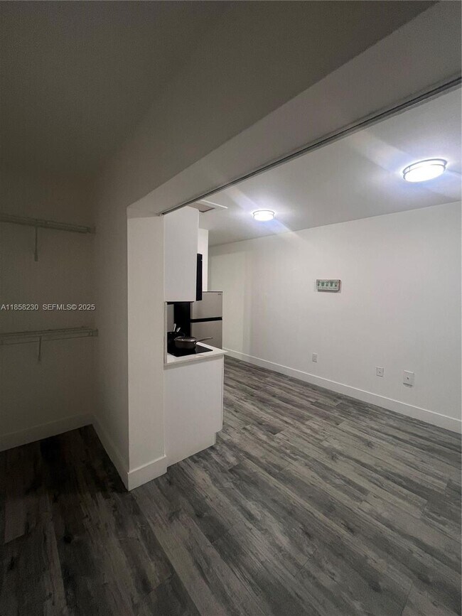 Building Photo - 3417 NW 22nd Ave