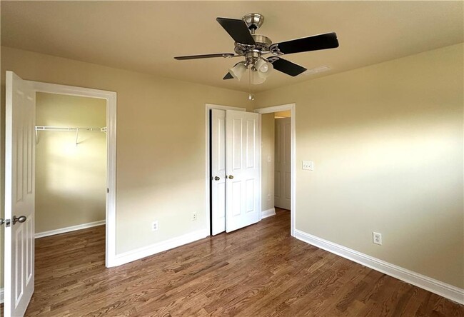 Building Photo - 10816 Ellicot Way