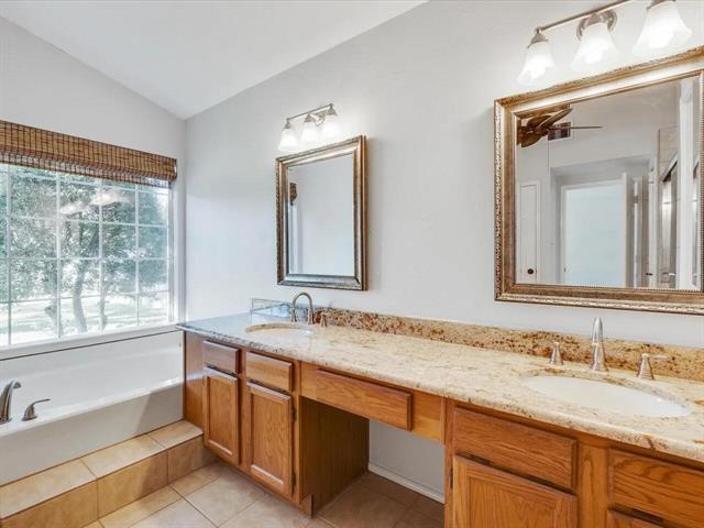 Building Photo - 521 Chasewood Dr