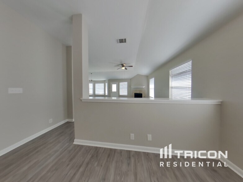 Building Photo - 8527 Rita Blanca Dr