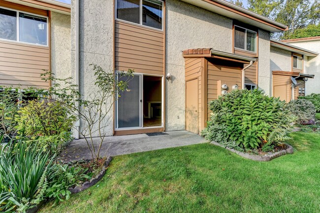 Building Photo - ”Water/Sewer/Trash and parking included in rent!