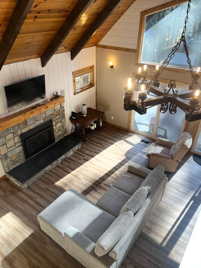 Building Photo - Donner Lake Ski Lease 26/27  — Fully Remodeled Home