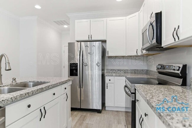 Building Photo - 15334 Oak Creek Cove