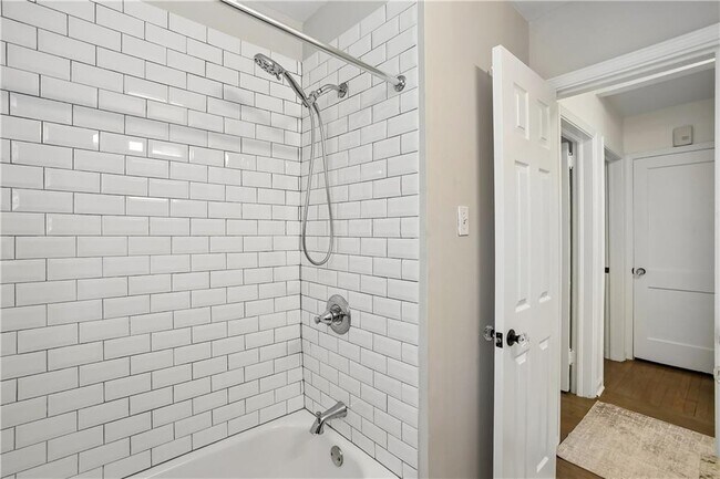 Building Photo - 1649 Beecher St SW