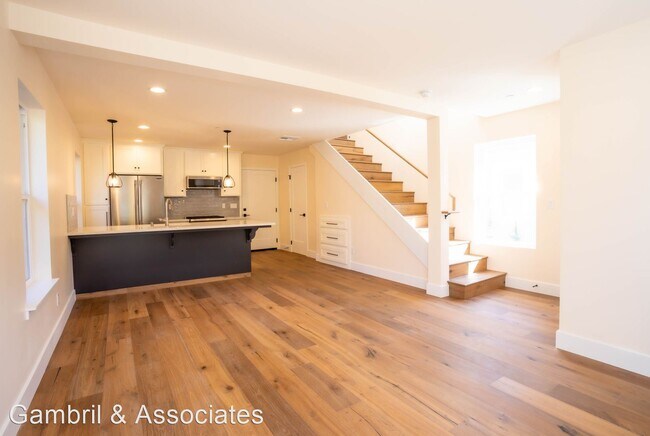 Building Photo - 2 br, 1.5 bath House - 1160 Leff Street