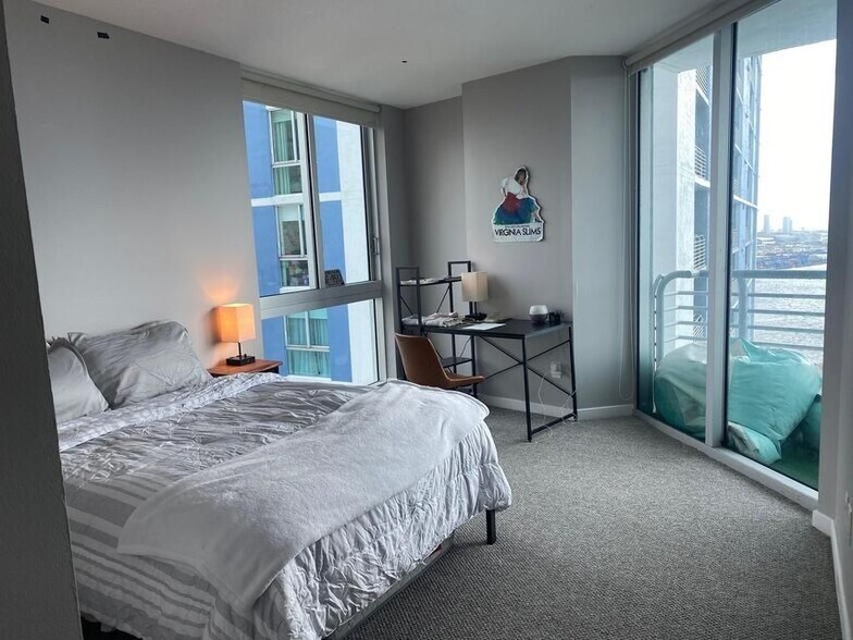 Building Photo - 325 S Biscayne Blvd