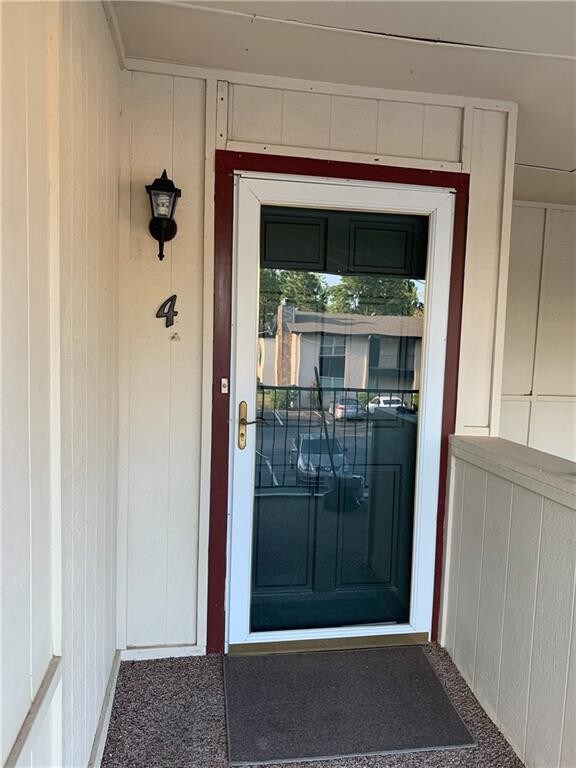 Building Photo - 1713 E Lindsey St