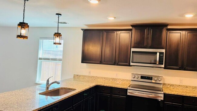 Building Photo - 132 Maywood Ln