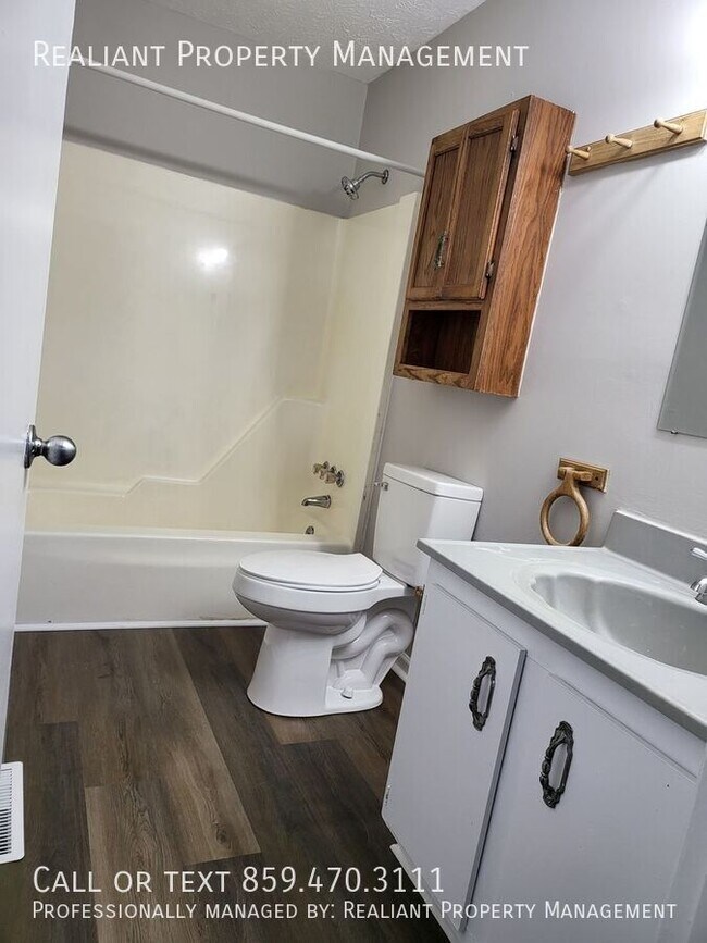 Building Photo - 3107 Glenridge Cir