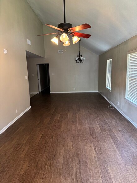 Building Photo - 1910 Monte Cristo Way