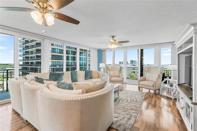 Building Photo - 7650 Bayshore Dr