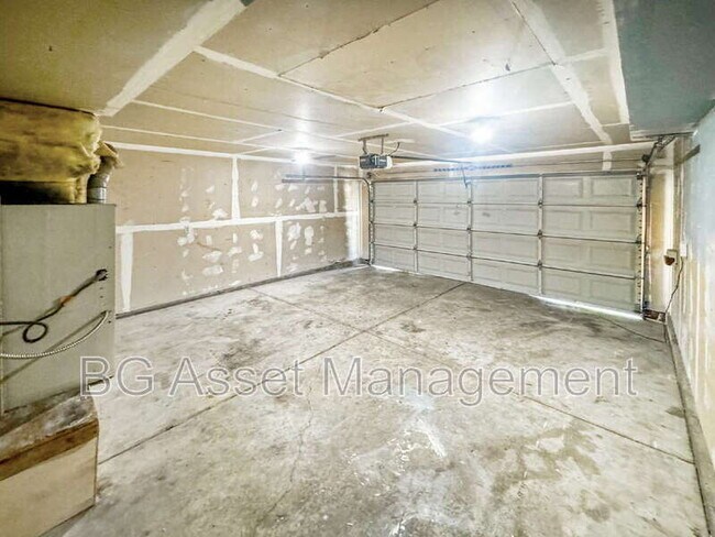 Building Photo - 810 Third St