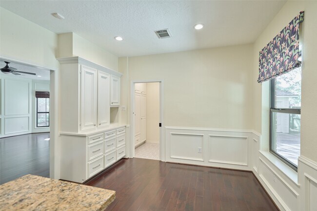 Building Photo - 6 Glen Canyon Pl