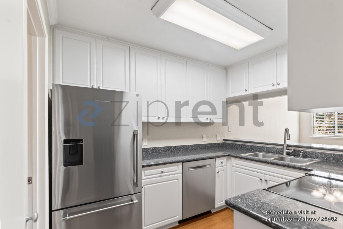 Building Photo - 600 Canyon Oaks Dr