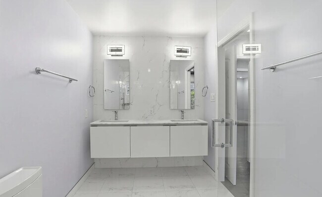 Building Photo - 339 Vine St