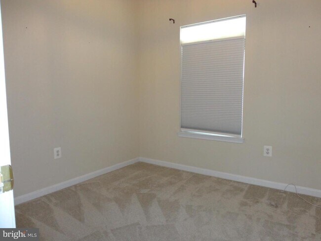 Building Photo - 24699 Kings Canyon Square
