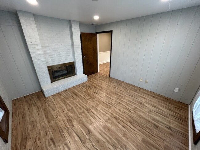 Building Photo - 7709 SR 23