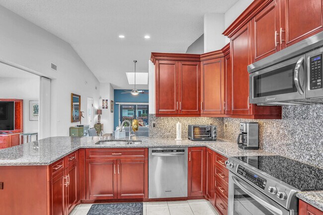 Building Photo - 6099 Waldwick Cir