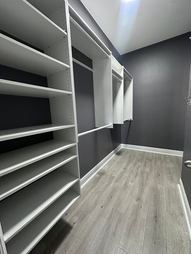 Building Photo - 107 Monroe View Trail