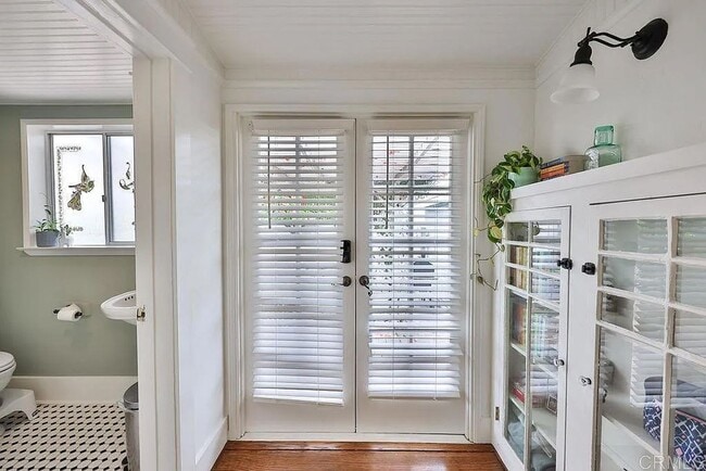 Building Photo - Charming 2 Bedroom, 2 Bath Craftsman Home