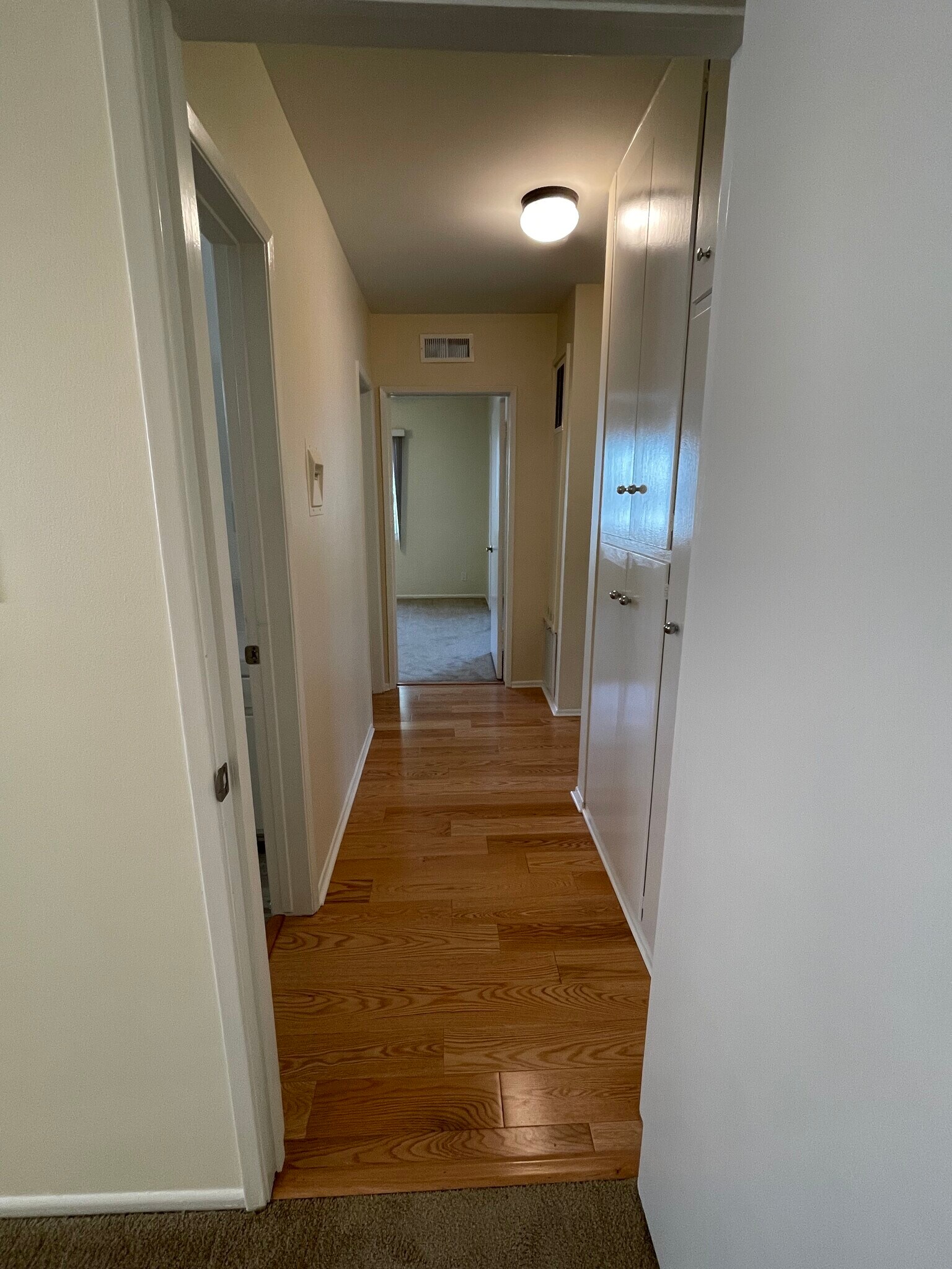 3 - 1115 Rexford Dr