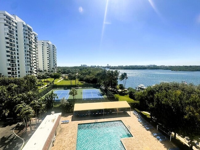 Building Photo - 2121 N Ocean Blvd