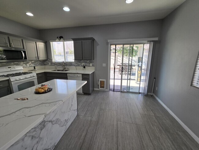 Building Photo - 3760 Candytuft Ridge Ave