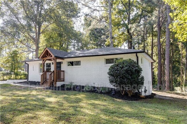 Building Photo - 1955 Maple Dr NW