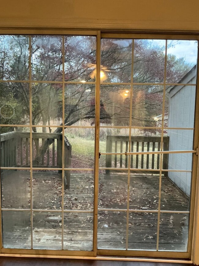 Building Photo - 2 bedroom, 2 bath duplex in Sleepy Creek off Lumpkin Street! Move-in Ready