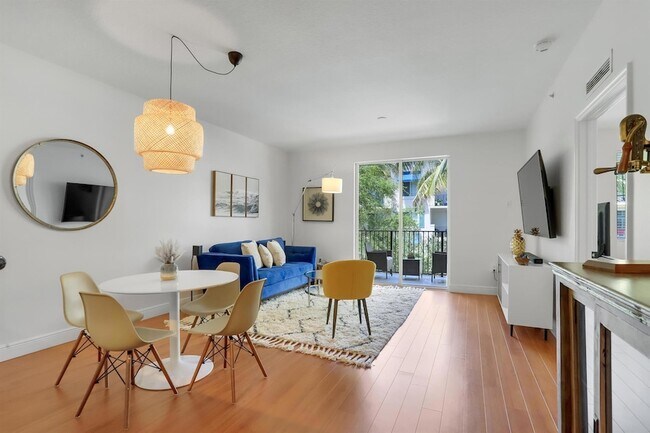 Building Photo - 255 NE 3rd Ave