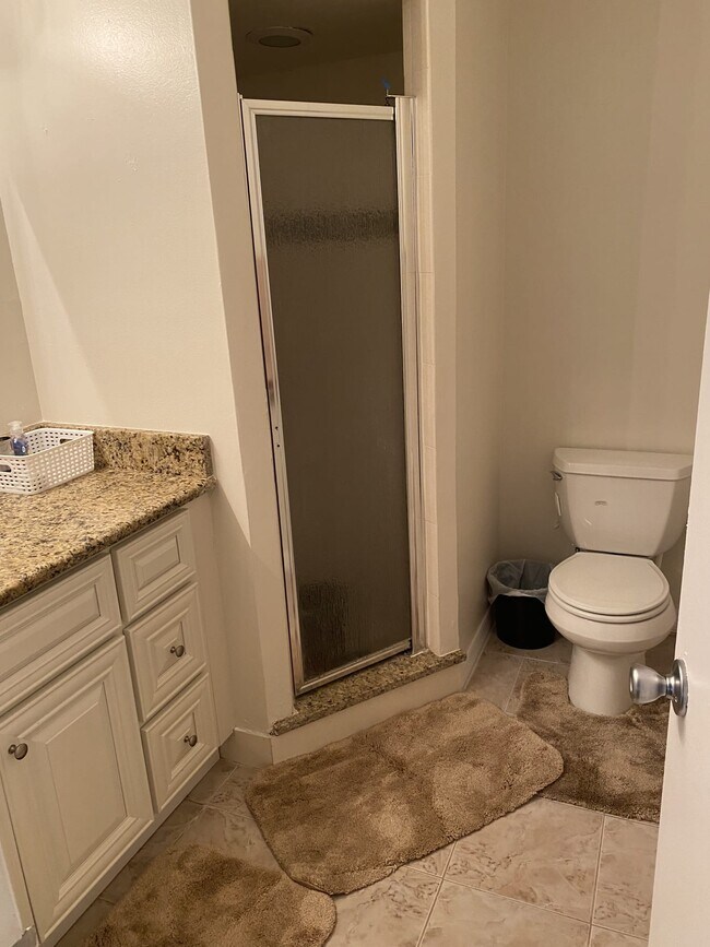 Building Photo - 7350 Oak Meadows Cir