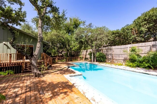 Building Photo - 208 Westhaven Dr