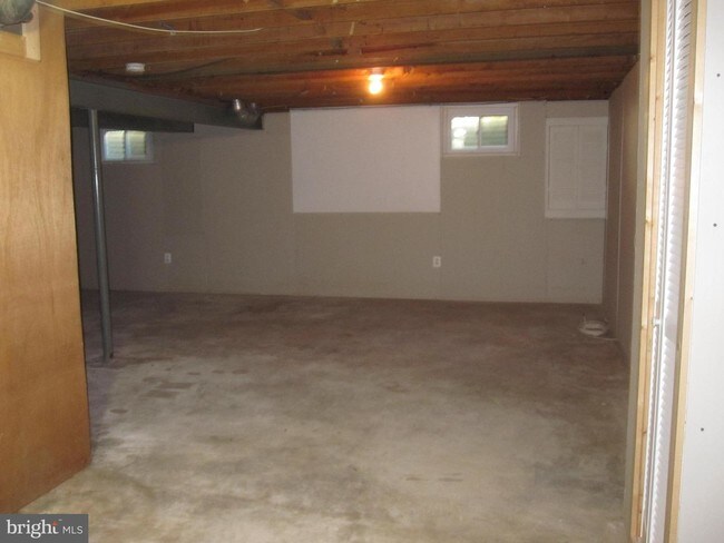 Building Photo - 7805 Ivymount Terrace