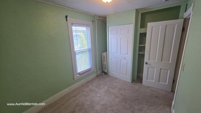 Building Photo - Freshly painted 3 bed Duplex in South Minn...