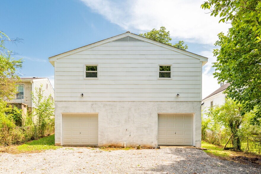 Each Unit gets 1 garage space - 2611 Andrews St