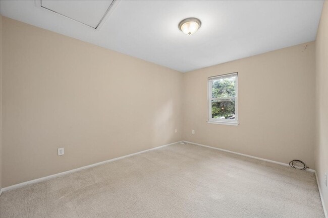Building Photo - 14 Moon Maiden Ct