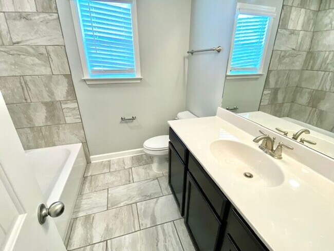 Building Photo - Now Availalbe In Horn Lake @ Nicole Place, 4-Bedroom 3 Bath Home