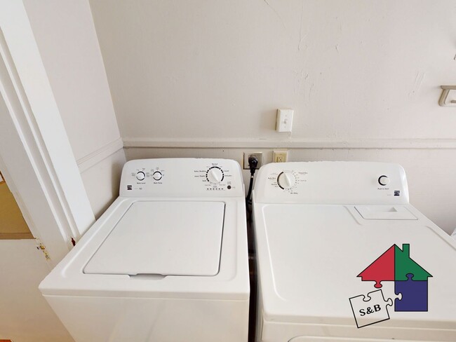 Building Photo - 6 Bolster Rd