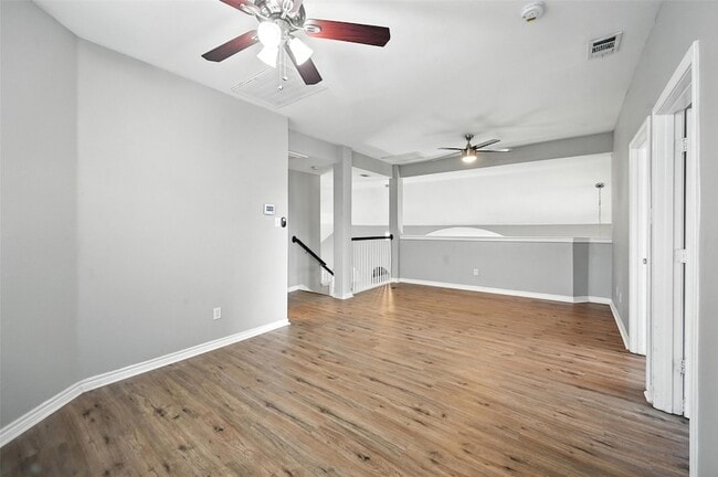 Building Photo - 312 Larkspur Ct