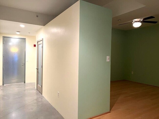 Building Photo - Exceptional condo unit in the heart Boston...