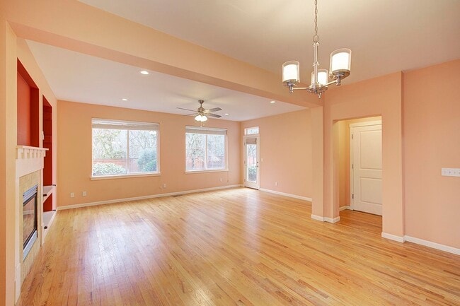 Building Photo - 3Bd/2.5Ba Redmond House