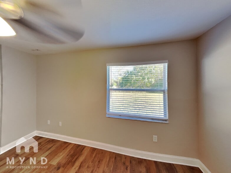 Building Photo - 13014 Woodward Dr