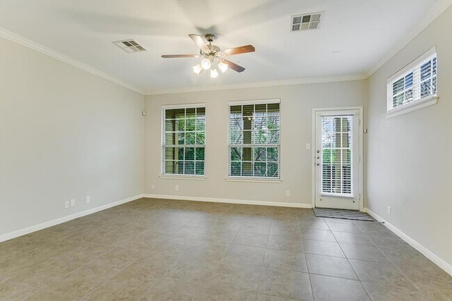 Building Photo - 1310 W Parmer Ln