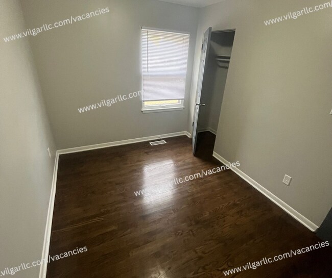 Building Photo - 3 Large Bedrooms • 1 Bathroom home in Gary, IN