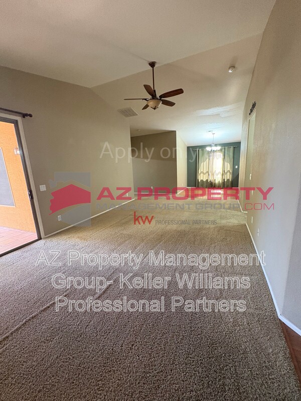 Building Photo - 15745 W Latham St
