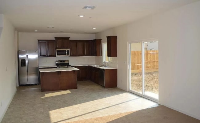 Building Photo - 4230 Freemark Ave