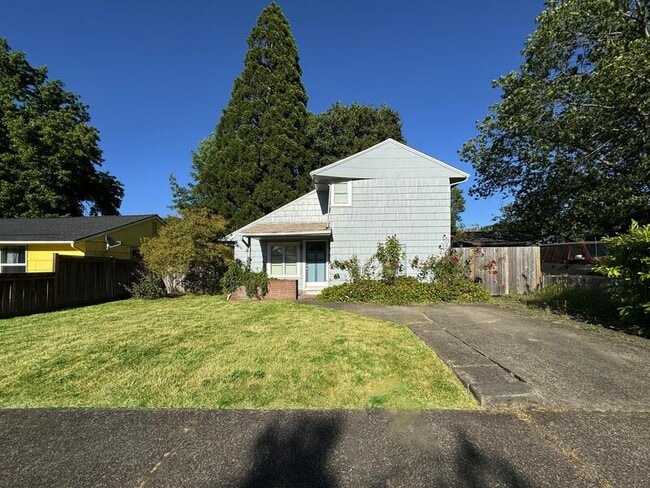 Building Photo - 2963 Alder St