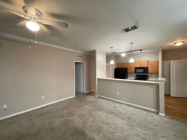 Building Photo - Gardens of Bridgehampton - 1 bed - 1 bath