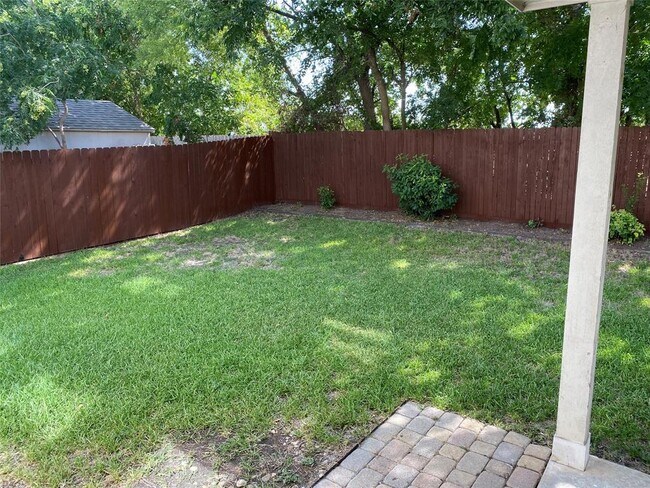 Building Photo - 30318 Bumble Bee Dr